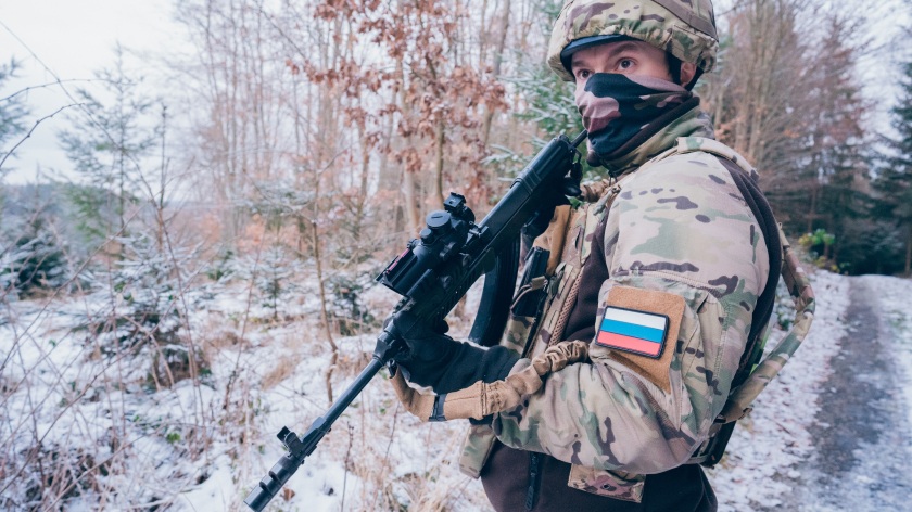 Со скольки лет можно служить по контракту в России